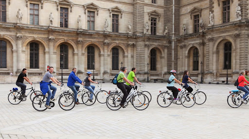 Paris Bike Tour - Visite Guidée et Location de Vélos