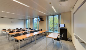 Ecole Internationale Bruxelloise d'études internationales, University of Kent