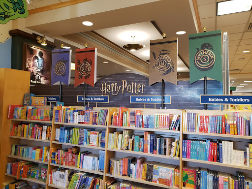 Book Store «Barnes & Noble», reviews and photos, 624 S Green River Rd, Evansville, IN 47715, USA