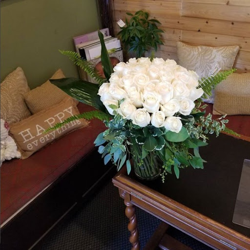 Florist «Mums the Word-A Florist», reviews and photos, 1175 N Berkeley Ave, Fullerton, CA 92832, USA