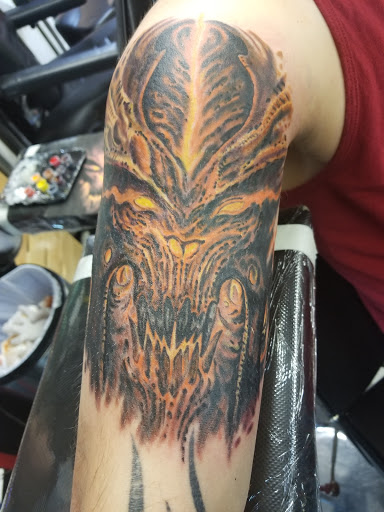 Tattoo Shop «Hot Rod Betties Tattoo», reviews and photos, 940 Edgewater St NW, Salem, OR 97304, USA