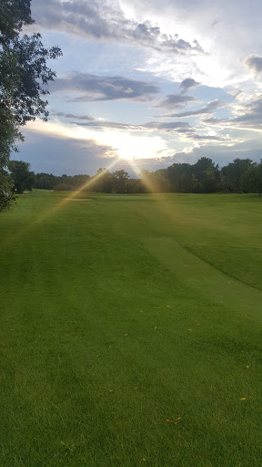 Golf Course «Mendota Heights Par 3 Golf Crs», reviews and photos, 1695 Dodd Rd, Mendota Heights, MN 55118, USA
