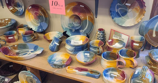 Pottery Store «Mississippi Mud Pottery», reviews and photos, 310 E Broadway, Alton, IL 62002, USA