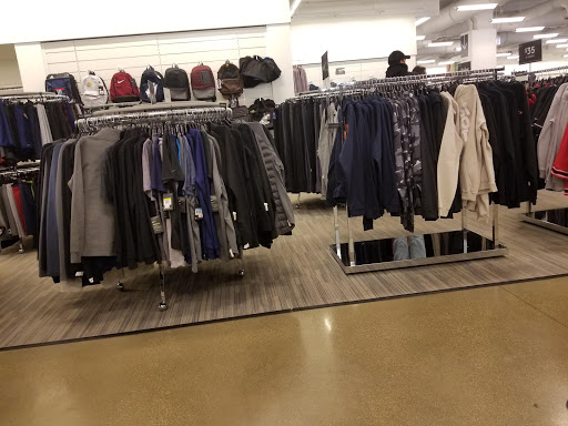 Department Store «Nordstrom Rack Lincoln Park», reviews and photos, 1551 N Sheffield Ave, Chicago, IL 60642, USA