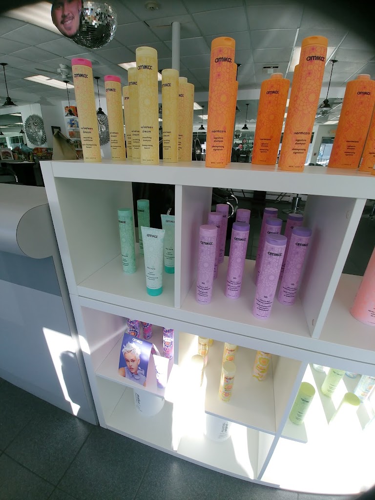 Vanessa Hair Salon 02861