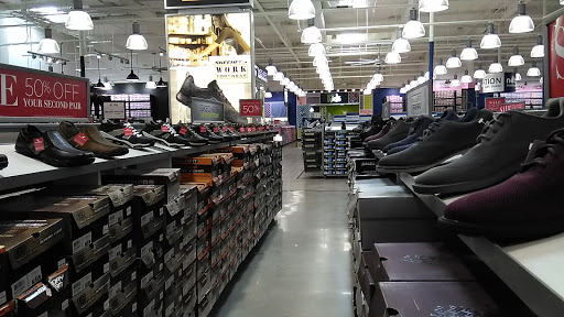 SKECHERS Warehouse Outlet