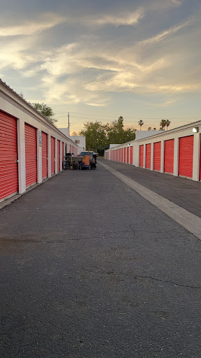 Truck Rental Agency «U-Haul Moving & Storage at El Camino Ave», reviews and photos, 1850 Glenrose Ave, Sacramento, CA 95815, USA