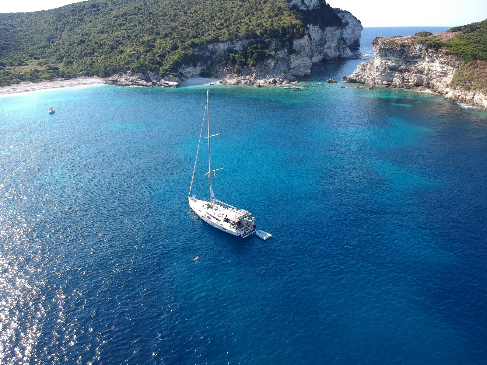 Photo of Antipaxos Bay with bright sand surface