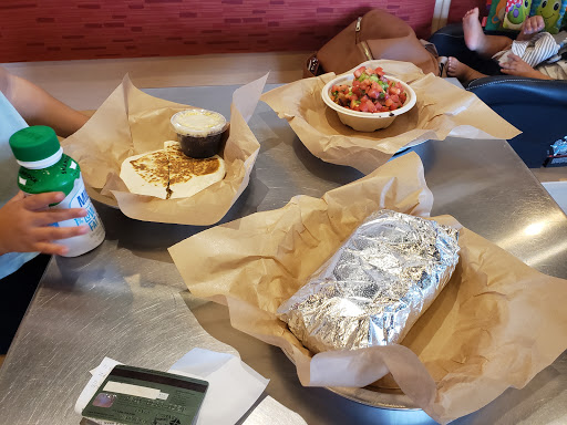 Mexican Restaurant «QDOBA Mexican Eats», reviews and photos, 16971 Newburgh Rd, Livonia, MI 48154, USA
