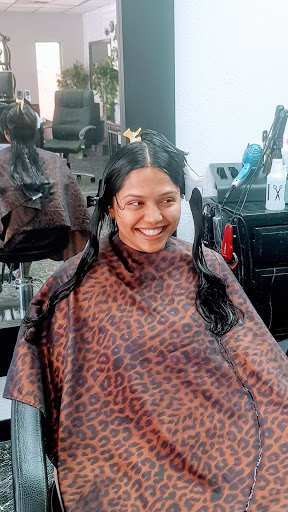 Beauty Salon «Latina Diva Beauty Salon», reviews and photos, 614 N Britain Rd, Irving, TX 75061, USA