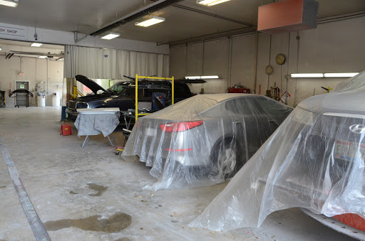 Auto Body Shop «M & G Body Shop», reviews and photos, 12018 Hamilton Ave, Cincinnati, OH 45231, USA