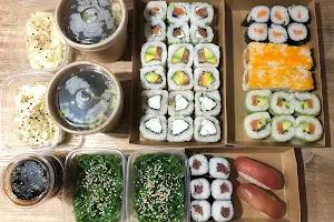 Nooshi's - Noodles & Sushis image