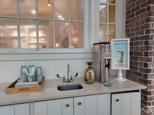 Shopping Mall «Shelter Cove Towne Centre», reviews and photos, 40 Shelter Cove Ln, Hilton Head Island, SC 29928, USA