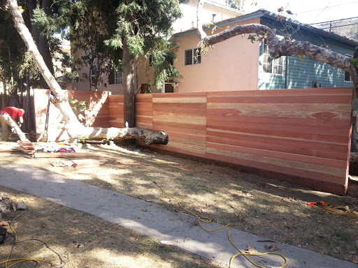 Santa Clarita Valley Fence Contractor
