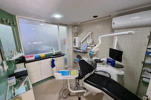 Raj Dental Clinic, Deonar image