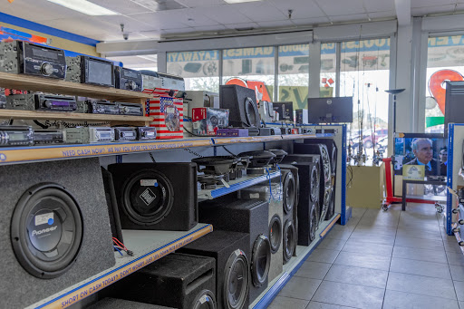 Pawn Shop «La Familia Pawn and Jewelry», reviews and photos, 2057 Americana Blvd, Orlando, FL 32839, USA