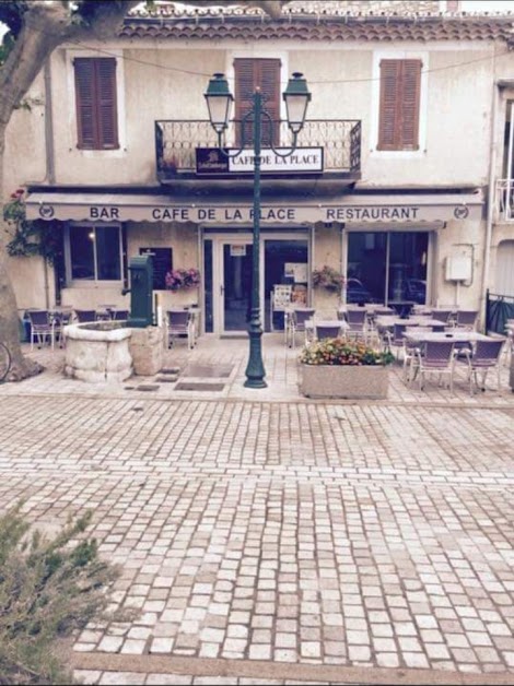 Cafe De La Place Restaurant à Chusclan