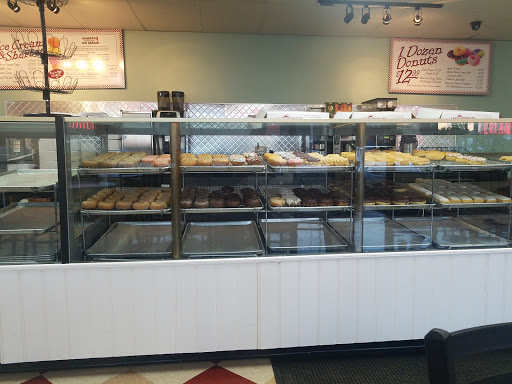 Donut Shop «Lee Donuts», reviews and photos, 124 Peterson Rd, Libertyville, IL 60048, USA