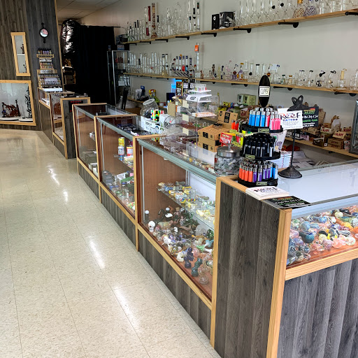 Gift Shop «Headventure Smoke Shop», reviews and photos, 2359 Plainfield Rd #2, Crest Hill, IL 60403, USA