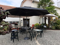 Atmosphère du Hôtel Restaurant Beyrie Coustille à Uzein - n°2