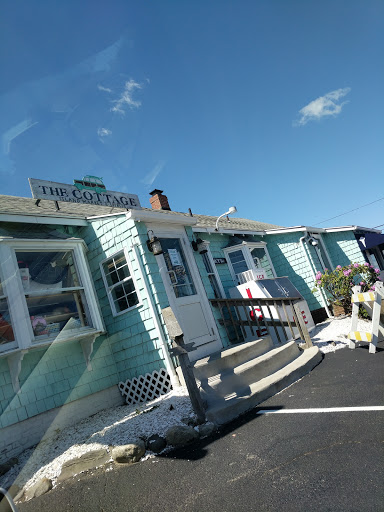 Liquor Store «The Cottage Island Market», reviews and photos, 14 Plum Island Turnpike, Newbury, MA 01951, USA