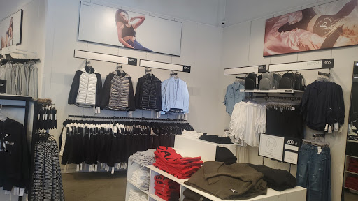 Clothing Store «GUESS Factory», reviews and photos, 100 Citadel Dr Suite 600, Commerce, CA 90040, USA