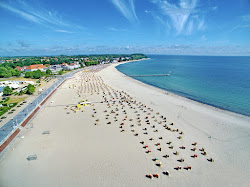 Foto von Travemunde Strand mit lange, gerade küste