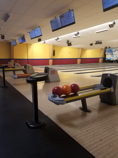 Bowling Alley «North Bowl Lanes», reviews and photos, 71 E Washington St, North Attleborough, MA 02760, USA