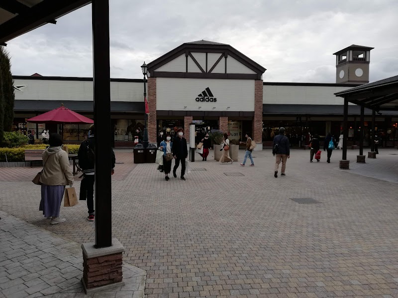 土岐プレミアム アウトレット 岐阜県土岐市土岐ヶ丘 アウトレットモール グルコミ
