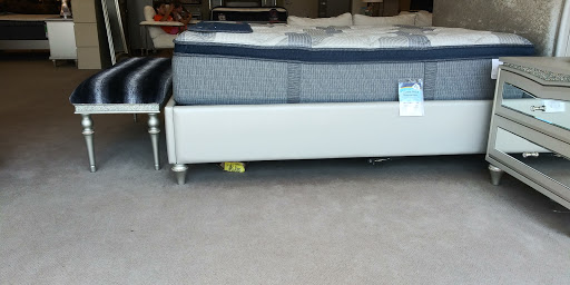 Furniture Store «Raymour & Flanigan Furniture and Mattress Store», reviews and photos, 275 Glen Cove Rd, Carle Place, NY 11514, USA