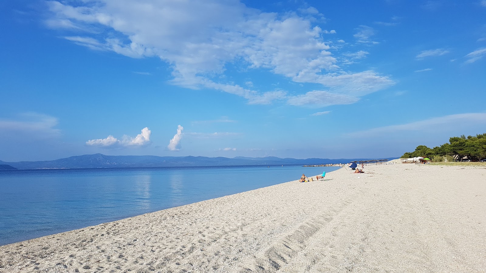 Photo de Glarokavos beach II - endroit populaire parmi les connaisseurs de la détente