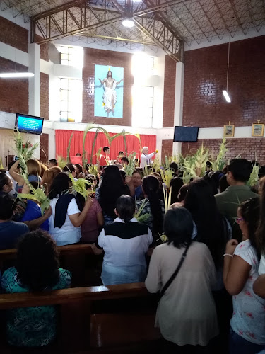 Opiniones de Parroquia Los Santos Arcangeles en Los Olivos - Iglesia
