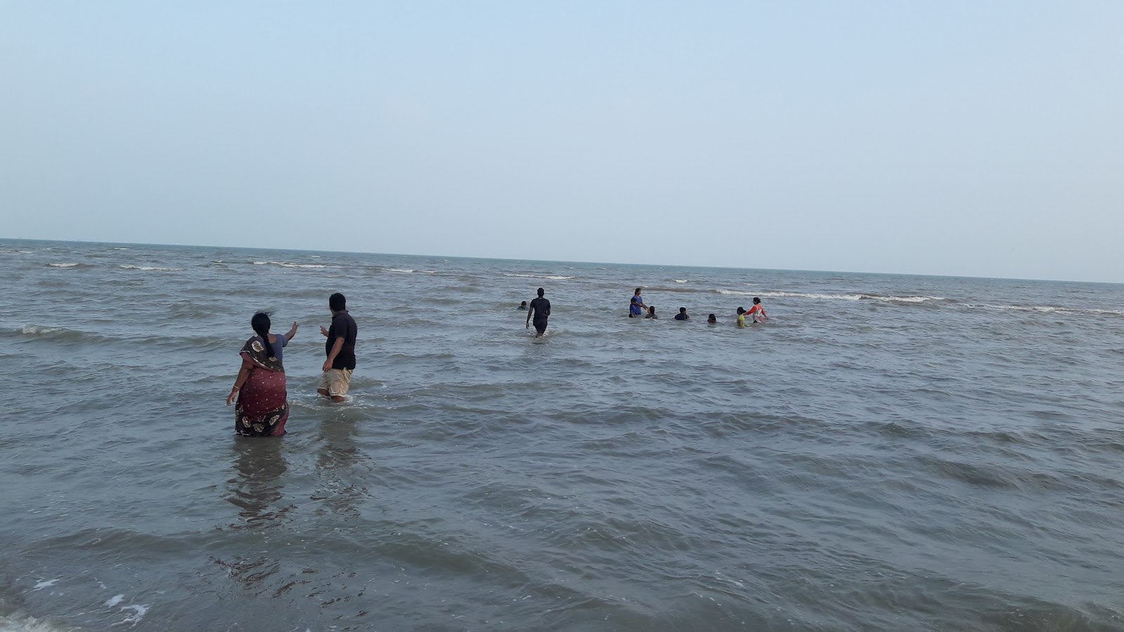 Φωτογραφία του Rajamadam Beach - δημοφιλές μέρος μεταξύ λάτρεις της χαλάρωσης