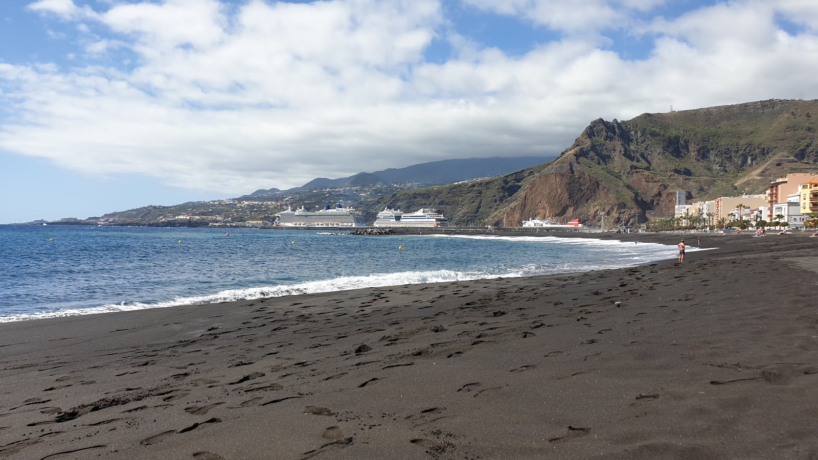 Foto de Playa de Santa Cruz com água azul superfície