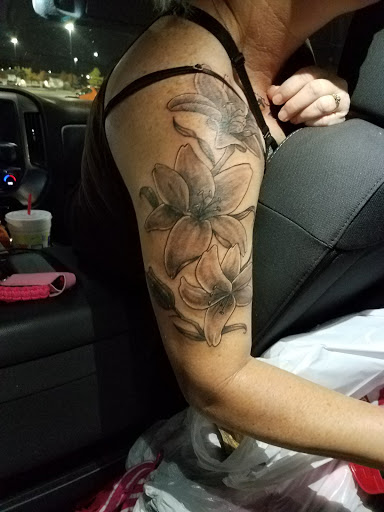 Tattoo Shop «Hall of Tattoos», reviews and photos, 328 E Main St, Norman, OK 73069, USA