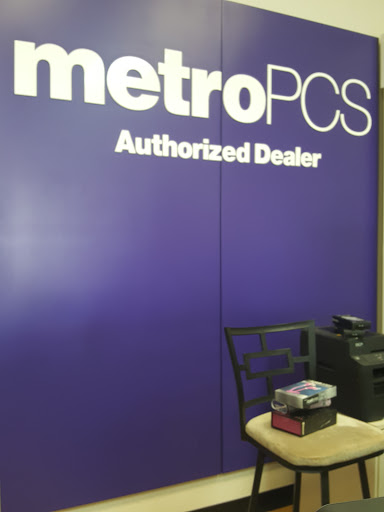 Cell Phone Store «MetroPCS Authorized Dealer», reviews and photos, 3431 S Federal Blvd, Englewood, CO 80110, USA