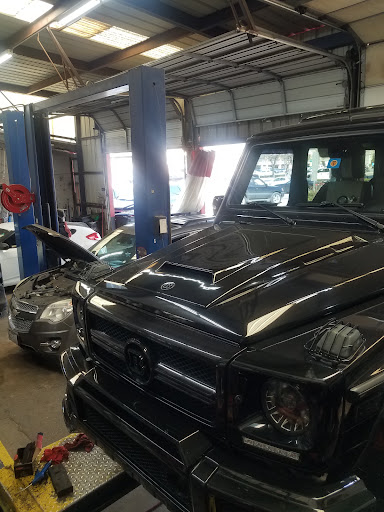 Auto Repair Shop «Lovefield Auto Repair», reviews and photos, 2444 Inwood Rd, Dallas, TX 75235, USA