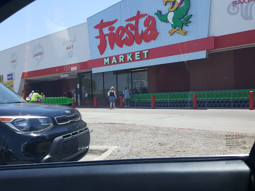 Mexican Grocery Store «Fiesta Mart», reviews and photos, 1300 E Pioneer Pkwy, Arlington, TX 76010, USA