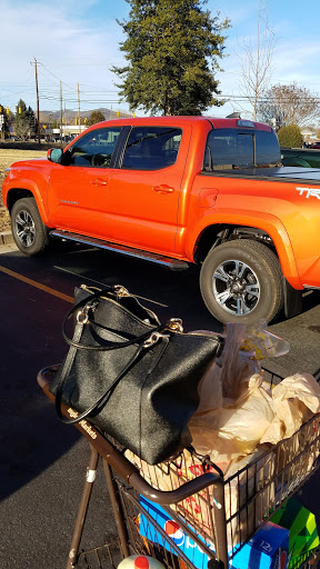 Toyota Dealer «Fred Anderson Toyota of Asheville», reviews and photos, 777 Brevard Rd, Asheville, NC 28806, USA