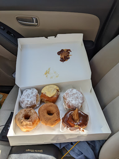 Donut Shop «Flip Flops Donut Shop», reviews and photos, 129 Bogue Inlet Dr, Emerald Isle, NC 28594, USA