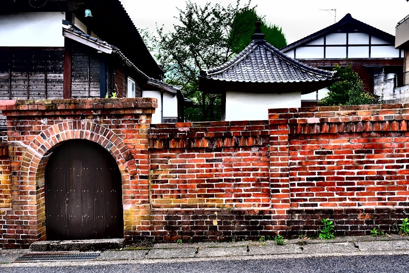 西光寺煉瓦塀