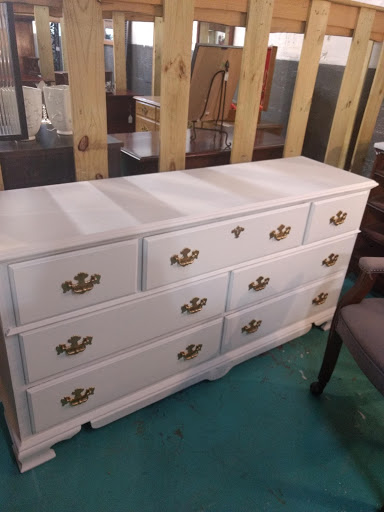 Antique Store «Pioneer General Store Antique Market», reviews and photos, 8244 Thornton Ave, Leeds, AL 35094, USA