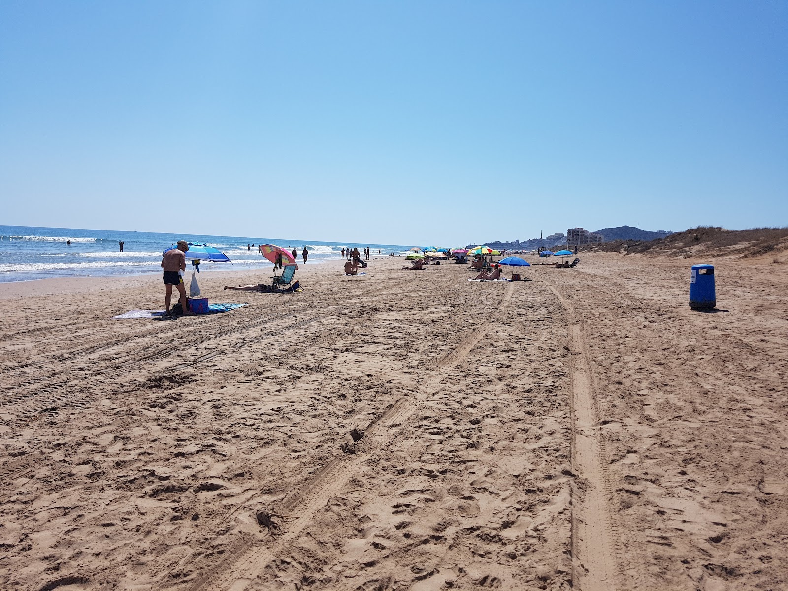 Valokuva Cullera Naturistaista. pinnalla vihreä vesi:n kanssa