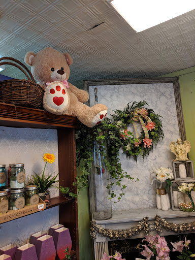 Florist «Woodlawn Gardens Florist», reviews and photos, 728 Pontiac Ave, Cranston, RI 02910, USA
