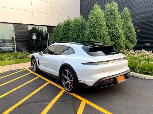 Porsche Dealer «Porsche Exchange», reviews and photos, 2300 Skokie Valley Rd, Highland Park, IL 60035, USA