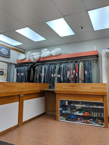 Diamond Tailors & Dry Cleaners - Laundry service