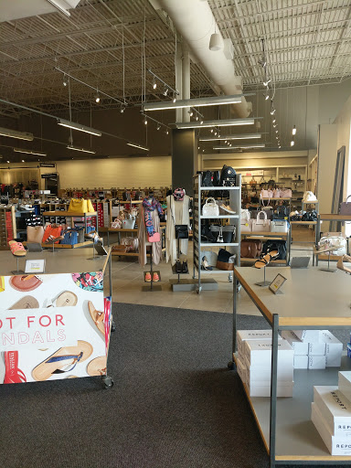 Shoe Store «DSW Designer Shoe Warehouse», reviews and photos, 11500 Burleigh St., Wauwatosa, WI 53222, USA