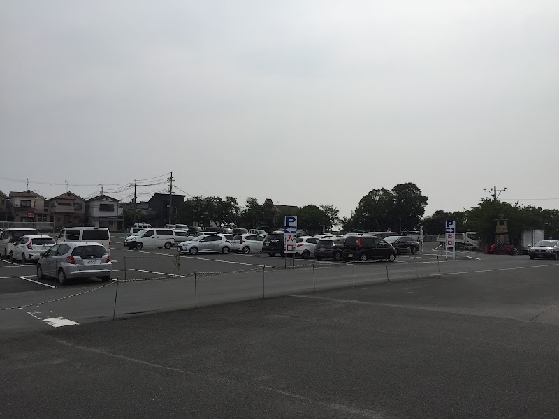 成田山 駐車場
