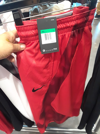 Shoe Store «Foot Locker», reviews and photos, 990 Gulfgate Center Mall, Houston, TX 77087, USA