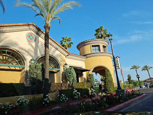 Shopping Mall «Villaggio Shopping Center», reviews and photos, 7959 N Blackstone Ave, Fresno, CA 93720, USA